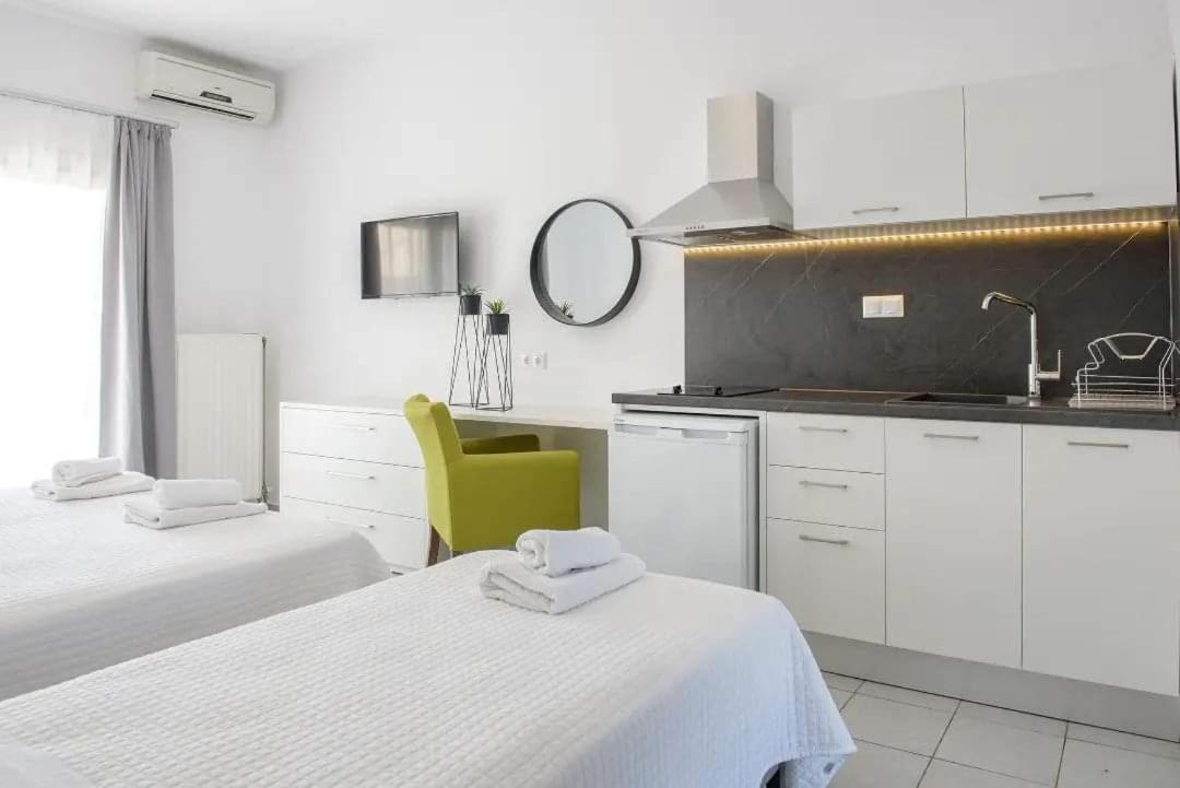 Hotel Papanikolaou Иерисос Екстериор снимка