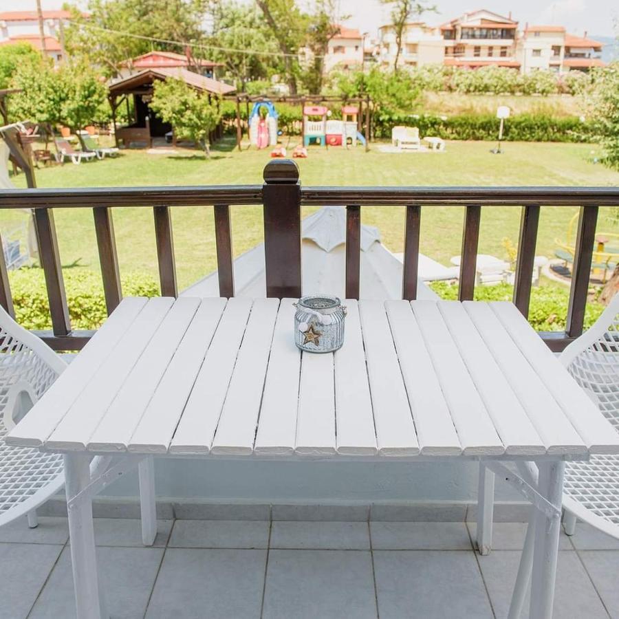 Hotel Papanikolaou Иерисос Екстериор снимка