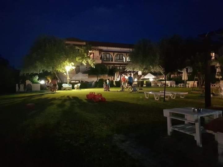 Hotel Papanikolaou Иерисос Екстериор снимка