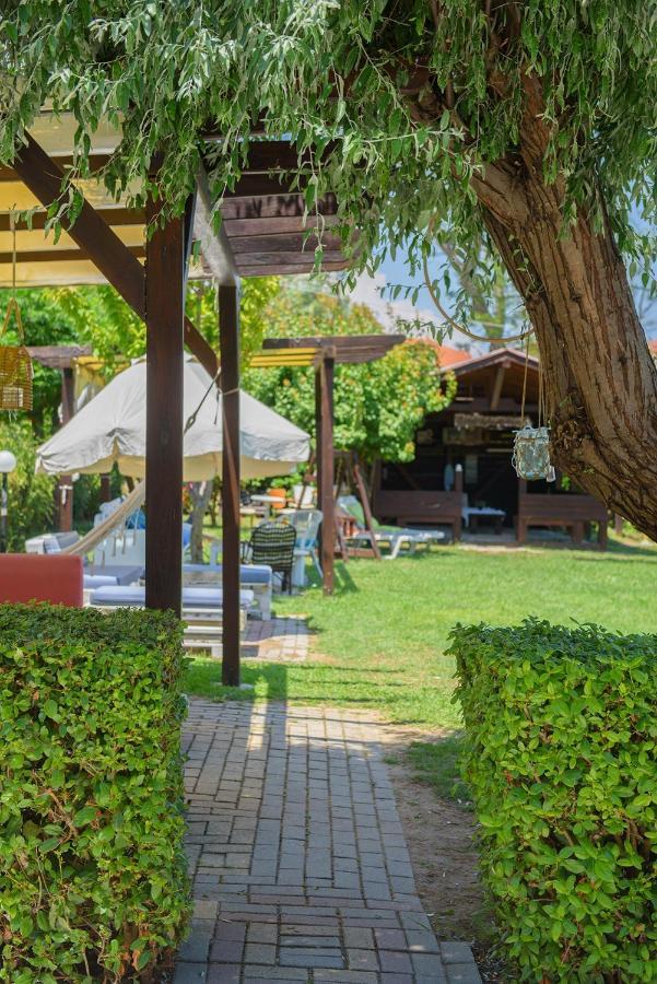 Hotel Papanikolaou Иерисос Екстериор снимка