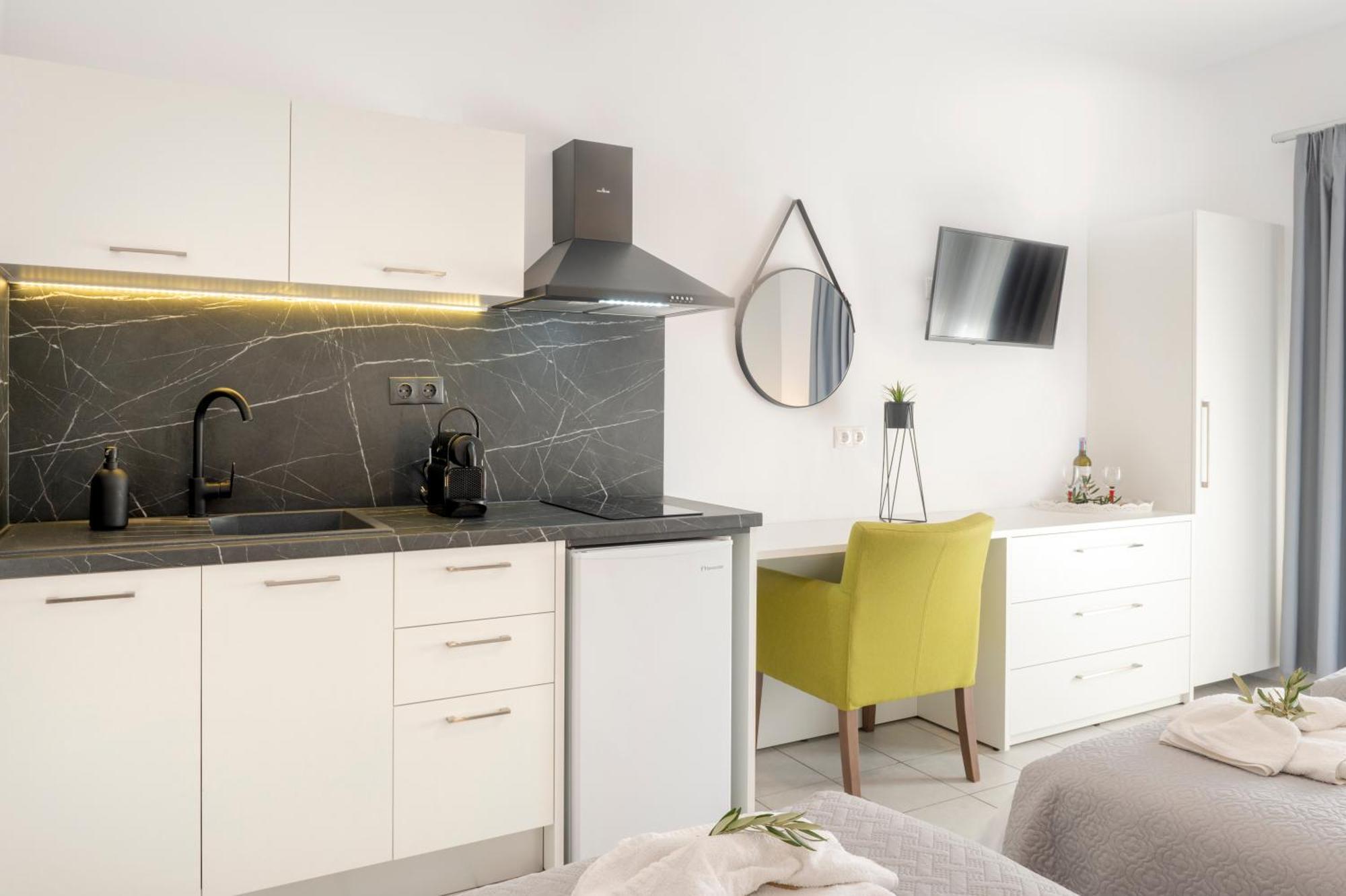 Hotel Papanikolaou Иерисос Екстериор снимка