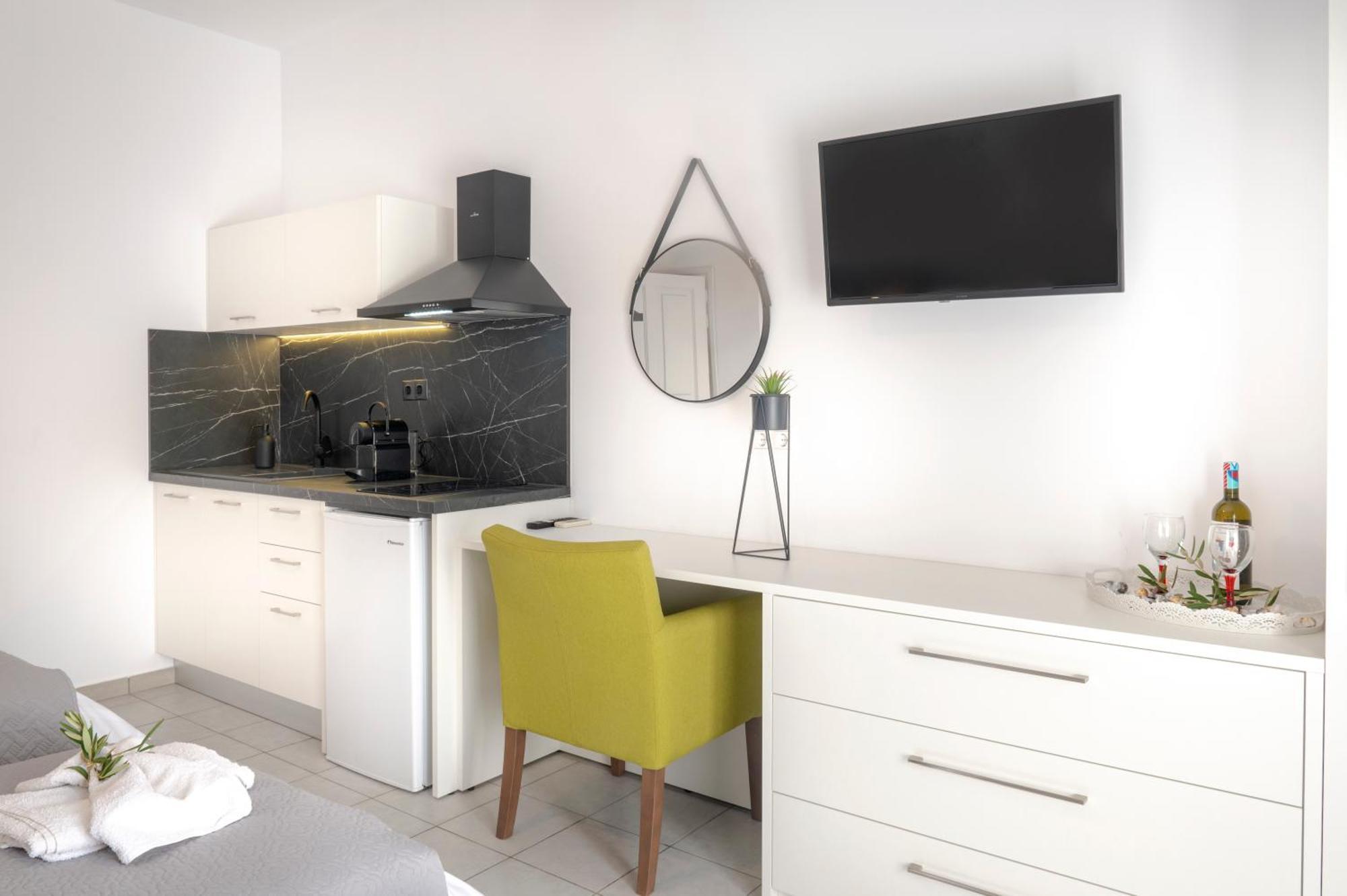 Hotel Papanikolaou Иерисос Екстериор снимка